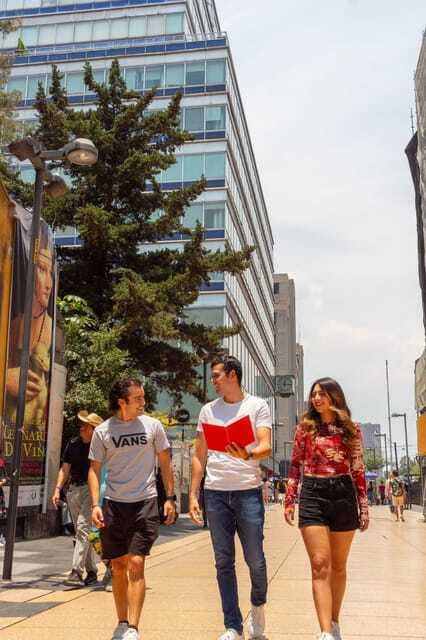 Poetry tour Mexico City - The Tour Guides and Their Expertise