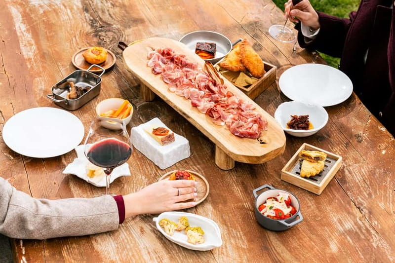 Polignano a Mare: Aperitivo in masseria with typical Apulian products - Discover Authentic Apulian Cuisine in Polignano a Mare