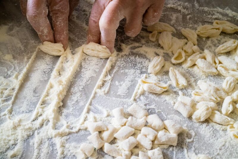 Polignano a Mare: Pasta Making Cooking Class with Drink - The Guide and the Venue: Local Expertise and Charm
