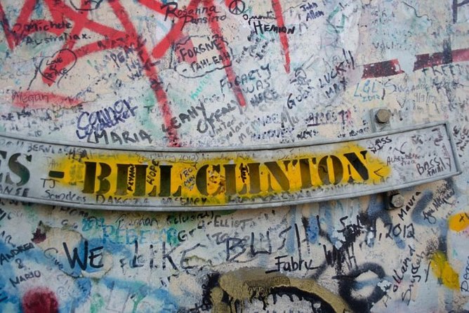 Political Taxi Tour Belfast (1-7 People) - Belfast’s Political Murals and Peace Wall Signatures