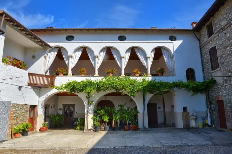 Polpenazze: Winery Tour with 4 Valtenesi Rosè Wines and Food - Accessibility and Dietary Considerations