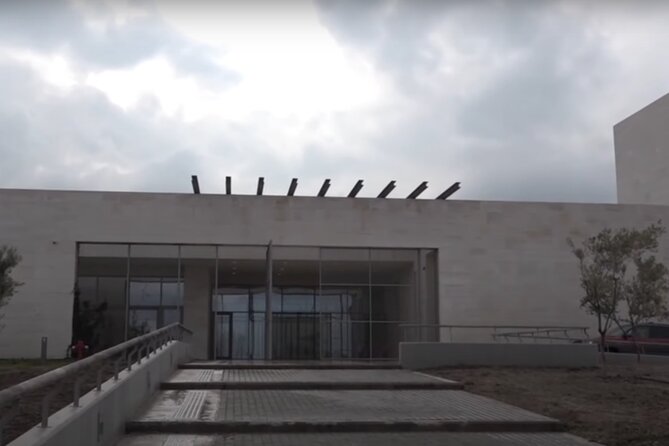 Polycentric Museum & Aigai Royal Graves E-ticket with Audio Guide - Key Points