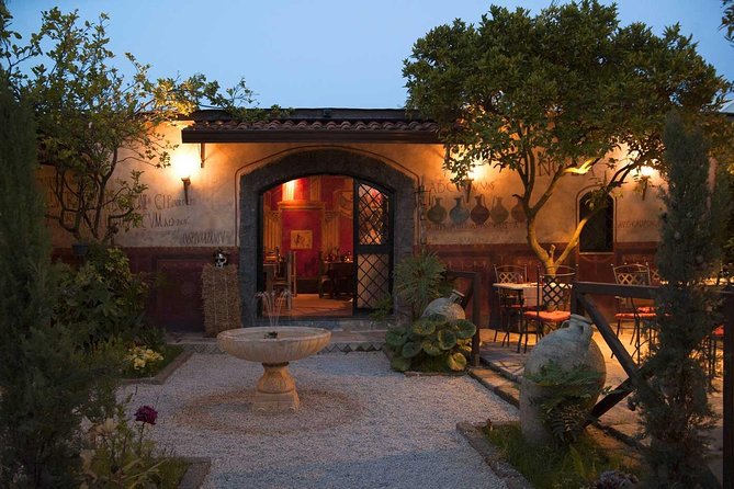 Pompei tour with a 2000 years roman dinner - Visiting the Newly Opened Houses and Painted Walls