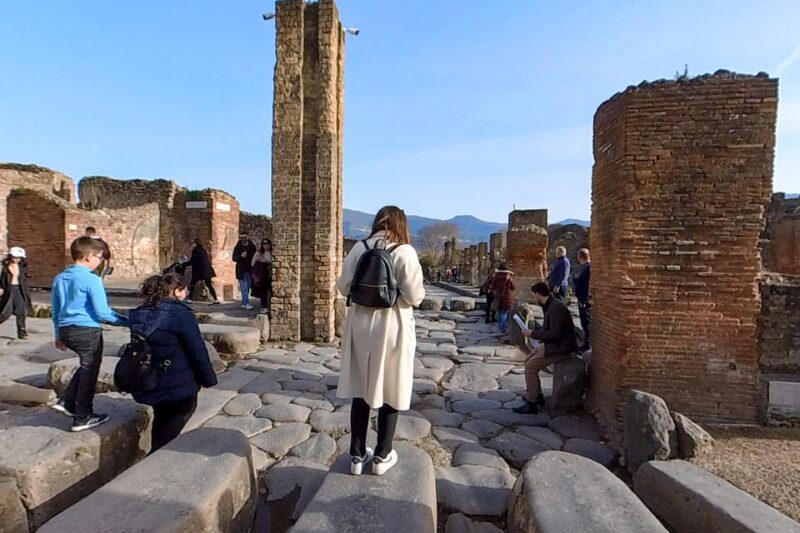 Pompeii: 2 Hours Skip the Line Visit with a Licensed Guide - The Tour Starts at Hotel Vittoria for a Seamless Beginning
