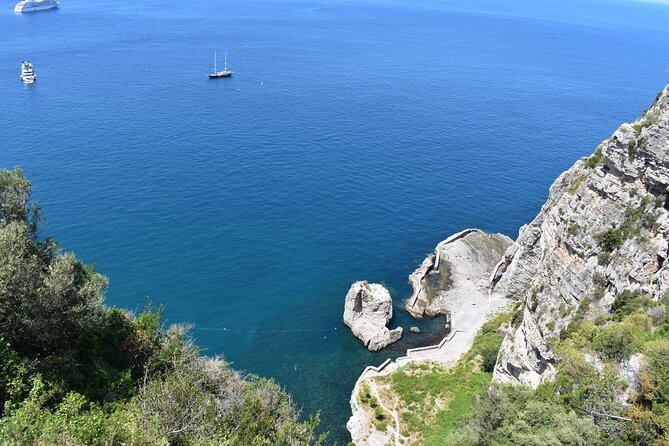 Pompeii & Amalfi Coast Tour from Naples or Sorrento - Guides and Personal Service
