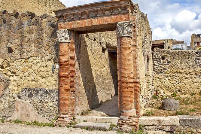 Pompeii and Herculaneum Small Group Tour with an Archaeologist - The Experience of Visiting Two Ancient Cities in One Day