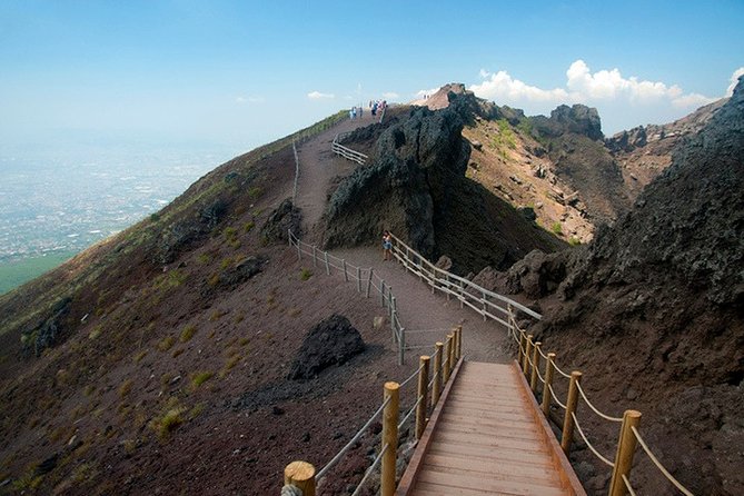 Pompeii and Vesuvius Tour with Lunch - Free Time and Exploration at Vesuvius