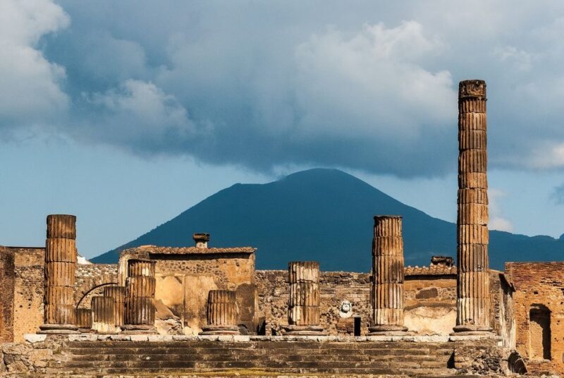 Pompeii: Archaeological Site Entry and Guided Tour - The Experience: The Guide’s Role and Style
