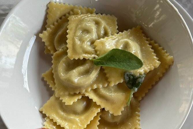 Pompeii Day Tour by Train from Rome with Cooking Class & Lunch - Lunch Featuring Local Ingredients and Wine