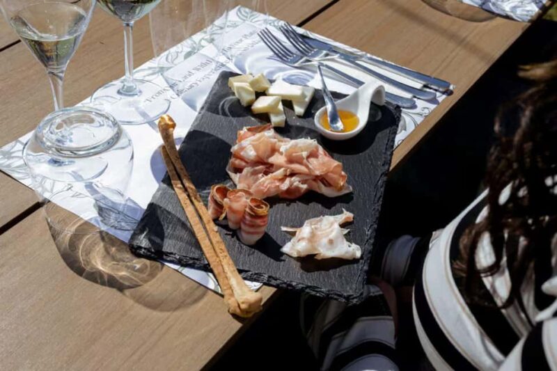 Pompeii: Dinner in a Farm To Table property on Mt. Vesuvius - Key Points