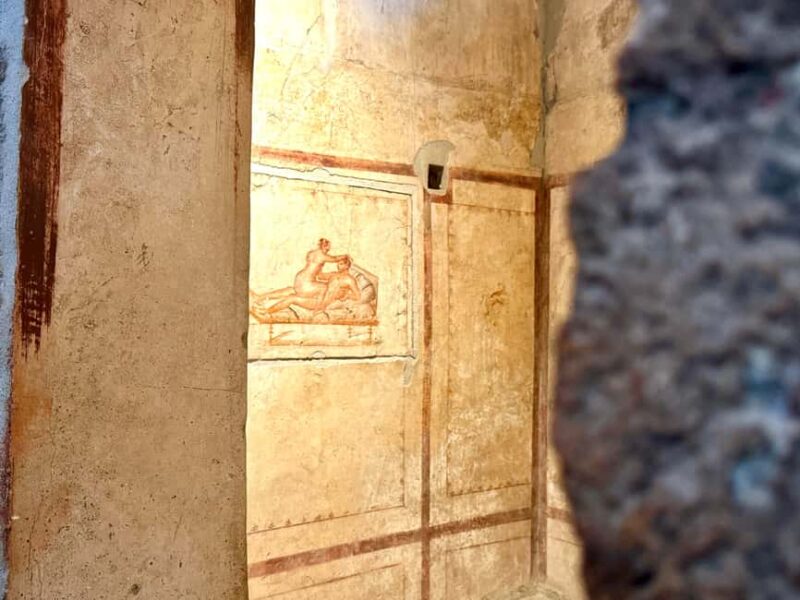 Pompeii: experience with a real archaeologist in a small group - An In-Depth Look at the Pompeii Tour with an Archaeologist