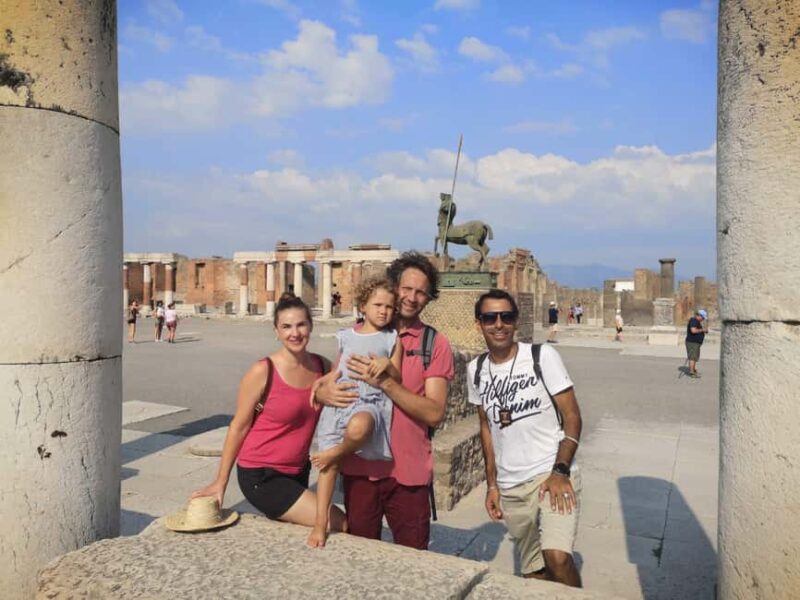 Pompeii: experience with a real archaeologist in a small group - Visiting Pompeii’s Key Sites with a Focus on Original Artworks