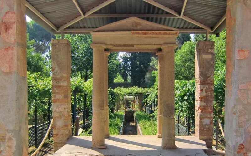 Pompeii for Kids: Skip-the-Line Family Tour w Archaelogist - Pompeii for Kids: A Family-Friendly Tour in Campania