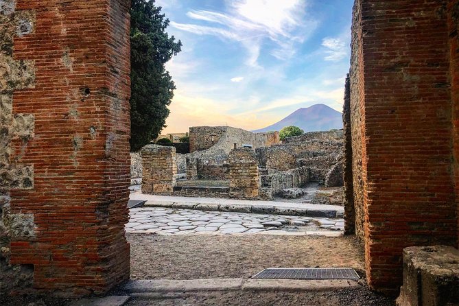 Pompeii from Afternoon to Sunset - How the Tour Starts at the Pompeii Archaeological Park