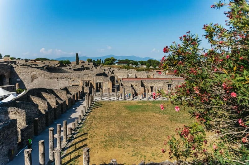 Pompeii: Group Tour with an Archeologist Guide - Exploring Pompeii’s Major Ruins in Two Hours