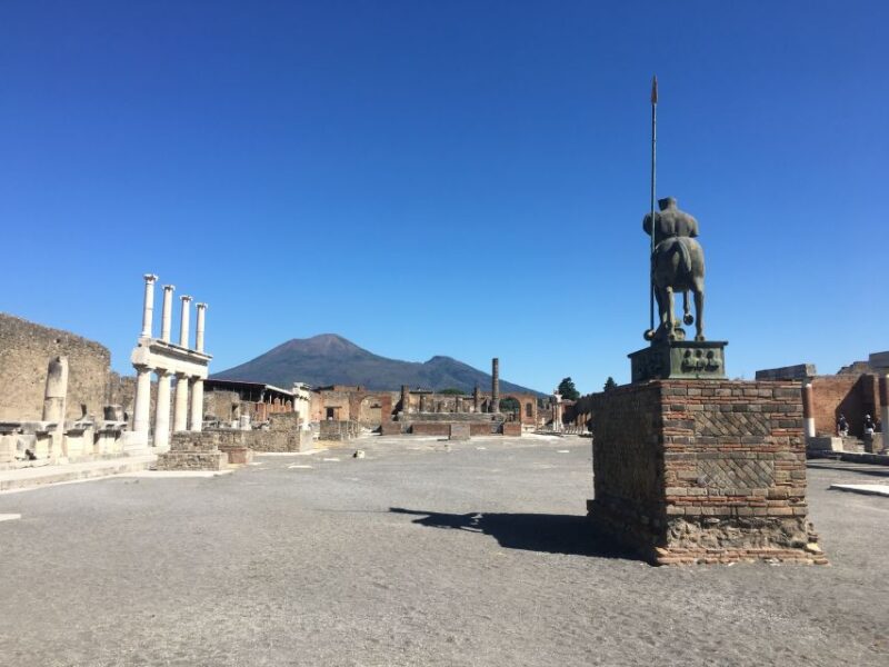 Pompeii: Guided Tour with Archaeologist with max. 12 People - How the Tour Balances History and Practicality