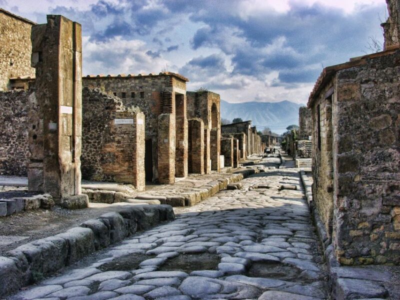 Pompeii Half-Day Coach Tour from Sorrento - Exploring Pompeii’s Ruins with a Knowledgeable Guide