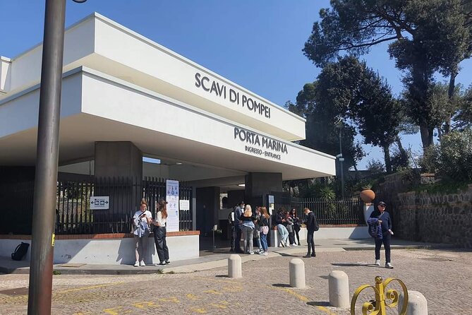 Pompeii Herculaneum - Exploring Pompeiis Ruins and Legacy