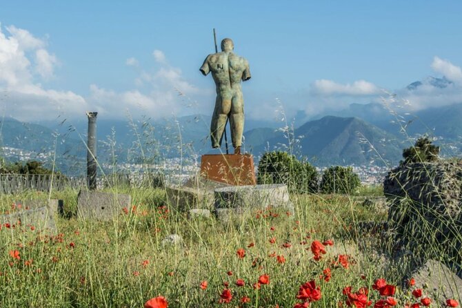 Pompeii & Naples Tour from Rome by Train, Includes Lunch - Exploring Naples in a Brief, Guided Visit