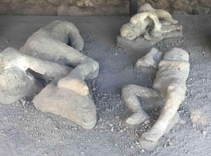 Pompeii: Semi-private tour with an Archeologist Guide - Key Points
