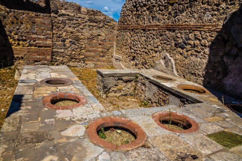 Pompeii Skip-the-Line Tkt +transfer from C/mare di Stabia - Practical Details: Meeting Point and Tour Duration