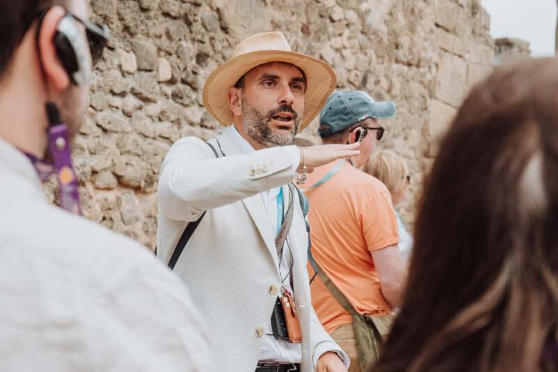 Pompeii small group tour with an Archaeologist for 15 people - Key Points