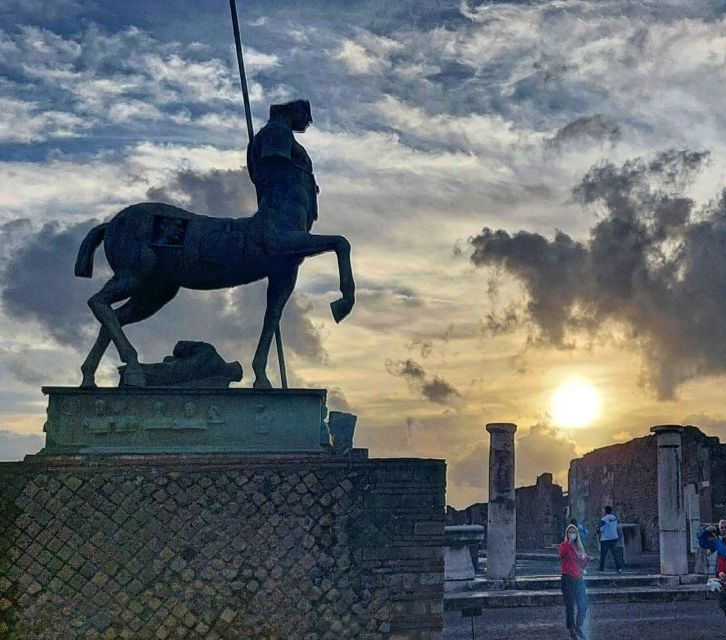 Pompeii Sunset tour for small group - End the Tour and Continue Exploring Pompeii at Your Leisure