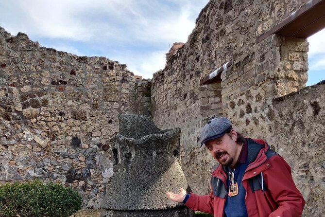 Pompeii to Vesuvius Tour with Skip-the-Line Tickets to Ruins & Volcanic Crater - Key Points