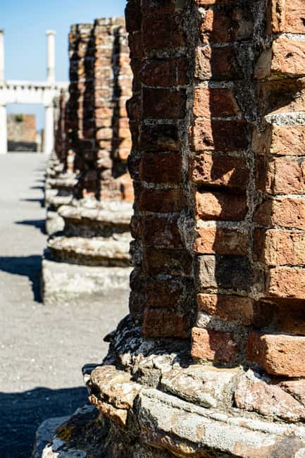 Pompeii: tour of the archaeological excavations with ticket, guide, and transport - How the Tour Offers Personalization and Convenience