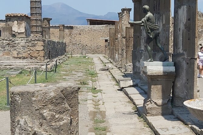 Pompeii tour with archaeologist - The Temple of Apollo and Religious Architecture