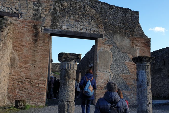 Pompeii tour with entrance ticket! - Practical Details: Meeting Point, Timing, and Group Size