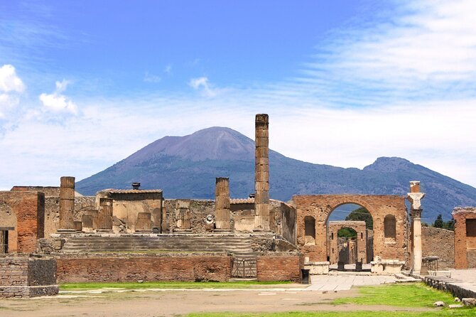 Pompeii Tour with Lunch and Wine Tasting from Positano - Seamless Transportation and Group Size