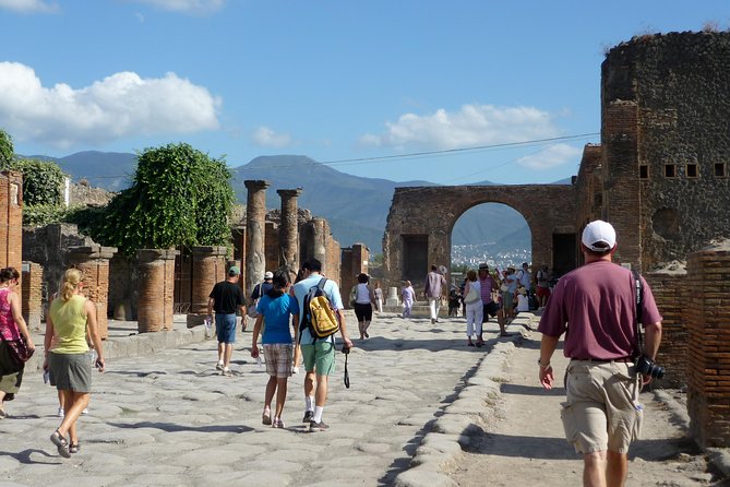 Pompeii & Vesuvius Day Trip from Naples with Italian Light Lunch - Key Points