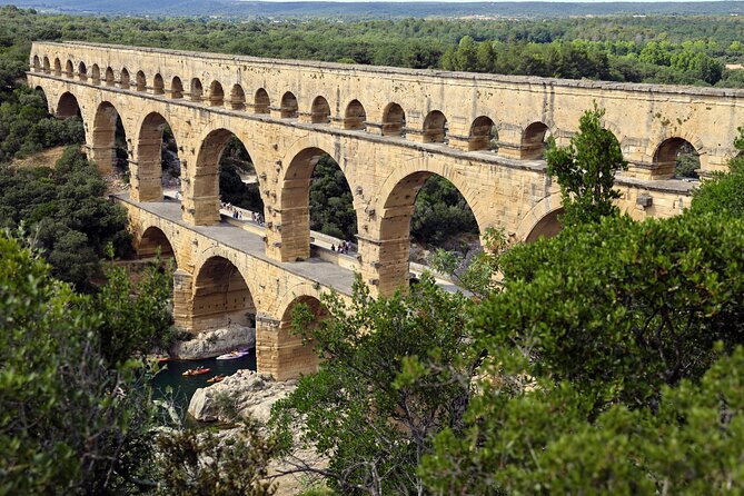 Pont du Gard to Villeneuve Les Avignon & Châteauneuf du Pape wine private tour - Food and Beverage Options During the Tour