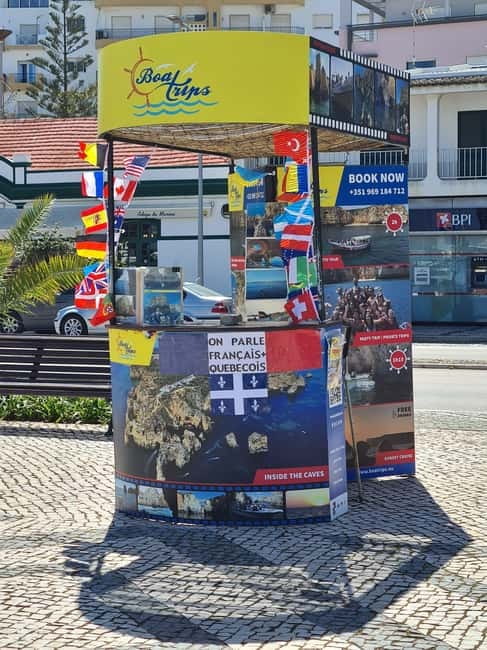 Ponta da Piedade Sunset Cruise from Lagos free drink - The Crew and Their Role in the Experience