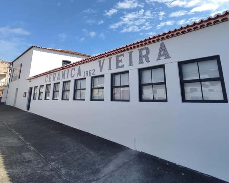 Ponta Delgada: Apiary Guided Tour - Lunch Break with Regional Flavors