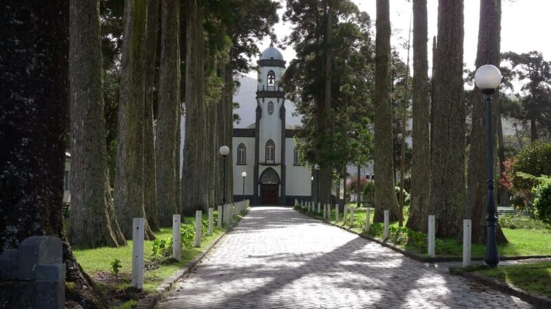 Ponta Delgada: Private Tour Sete Cidades Green e Blue Lakes - Practical Details and What to Bring