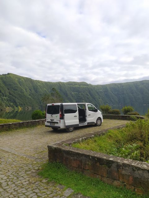 Ponta Delgada: Sete Cidades & Lagoa do Fogo Tour with Lunch - Explore the Twin Lakes of Sete Cidades