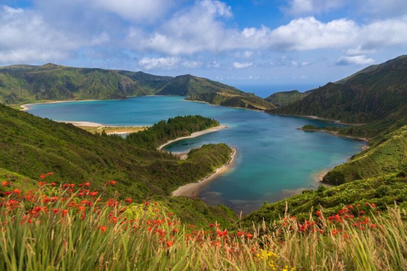 Ponta Delgada: Sete Cidades & Lagoa do Fogo Tour with Lunch - Ascend Pico da Barrosa to View Lagoa do Fogo