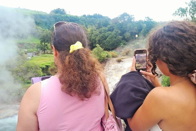 Ponta Delgada: Seven Cities & Furnas Volcano Shore Excursion Tour - Tour Guide Expertise and Visitor Feedback