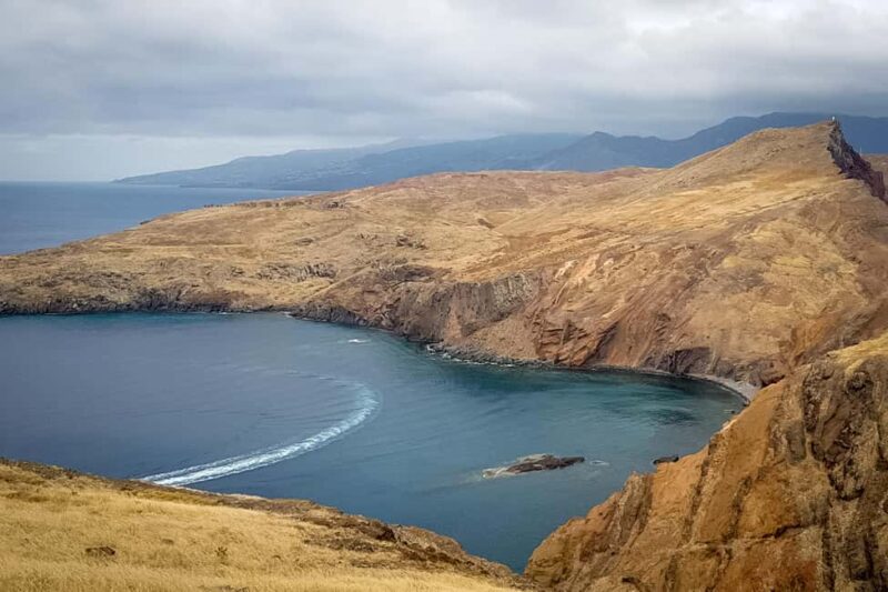 Ponta São Lourenço PR8: Private Guided Walk and boat return - What to Bring and Wear for the Tour
