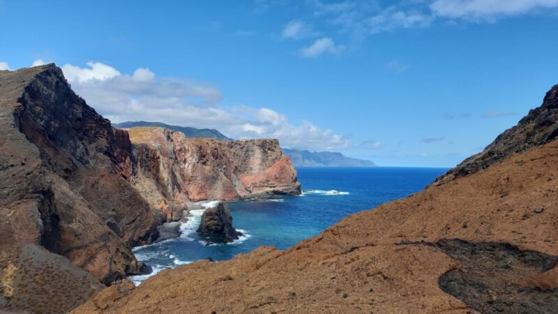 Ponta São Lourenço: Private Guided Walk PR8 - Focus on Local Flora, Fauna, and Volcanic Rock Formations