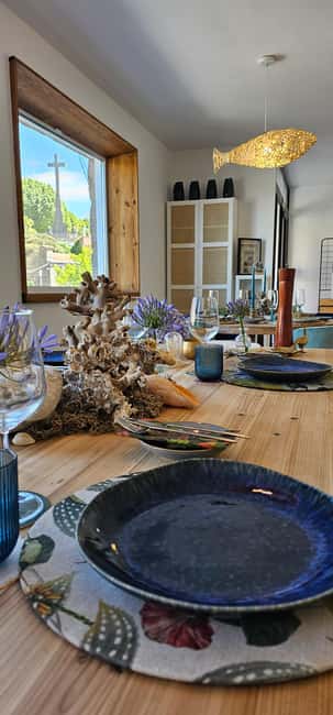 Pontevedra: "Un Mar de Tapas" Gastronomic Experience - The Show’s Highlight: Live Food Preparation and Storytelling