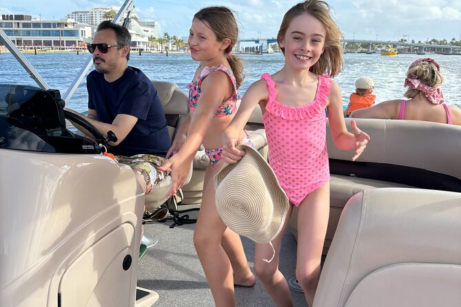 Pontoon Boat 26ft (12pp/115Hp) - Hollywood - FLL - SunBoat rental - Features Enhancing Your Water Adventure