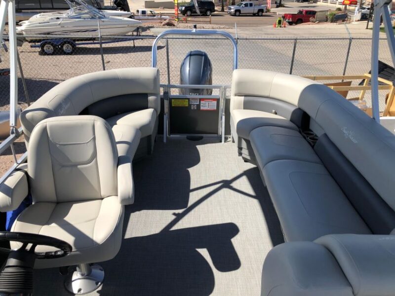 Pontoon Boat Rental - Key Points