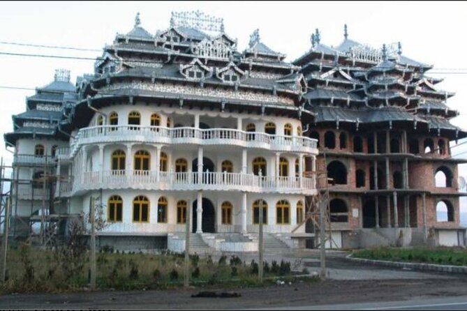Poor Neighborhoods, Prison and Gypsy Castles - Private Tour - Visiting the Village with Gypsy Palaces Outside Bucharest