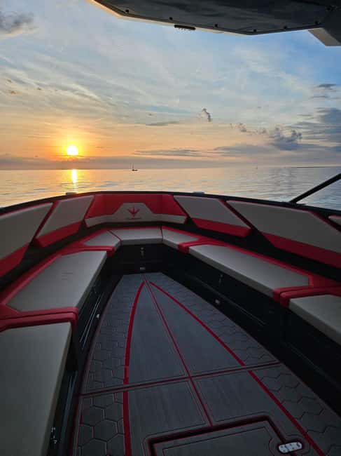 Pore Private Sunset Dolphin Cruise on Yacht - Who Should Consider This Dolphin Cruise?