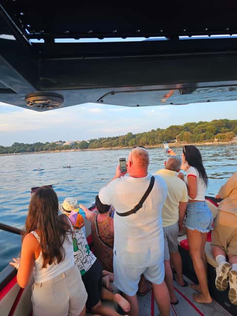 Pore Private Sunset Dolphin Cruise on Yacht - Comparing with Similar Experiences