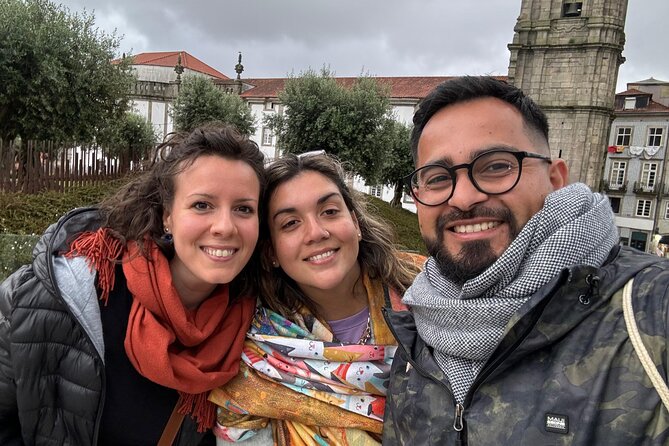 Port: History and Legends walking tour - Logistics and Group Dynamics