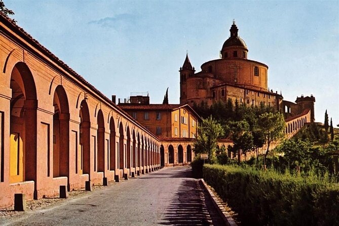 Porticoes of Bologna and Basilica San Luca Guided tour - Riding the San Luca Express: Connecting City and Sanctuary